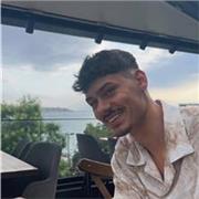 Ich biete Spanisch Unterricht an. Ich bin in der 12. Klasse und Spanisch ist einer meiner lieblings und besten Fächer